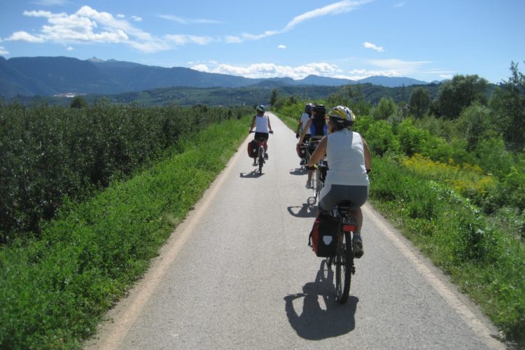 Emilia Romagna Fulcro Di Due Ciclovie Nazionali: Ciclovia Del Sole E Vento