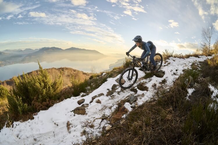 Pedalare D’inverno Non è Mai Stato Così Semplice: La Linea VAUDE Per La MTB Trasforma Freddo, Vento E Fango In Pura Voglia Di Uscire!
