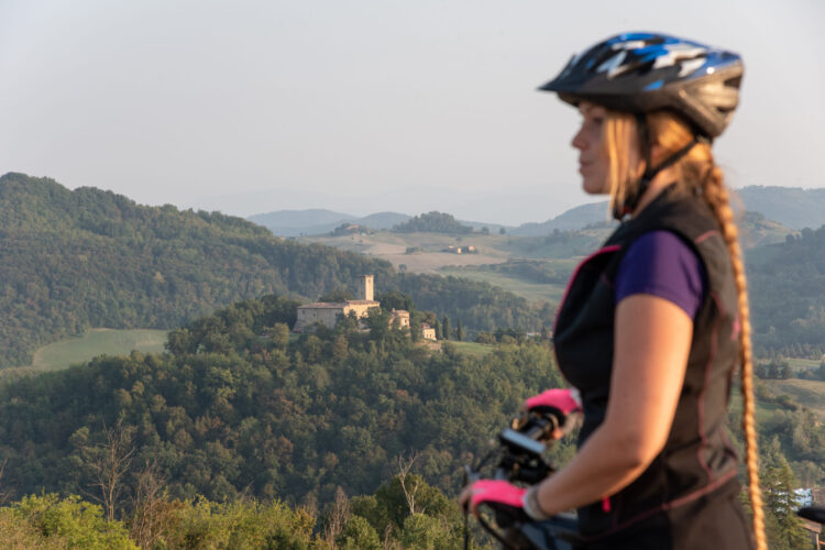 Emilia Bike Experience: La Guida Ufficiale Ai Percorsi Ciclabili