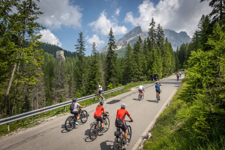 Arabba, Regina Dei Passi: Cinque Tappe Imperdibili Nel Cuore Delle Dolomiti!