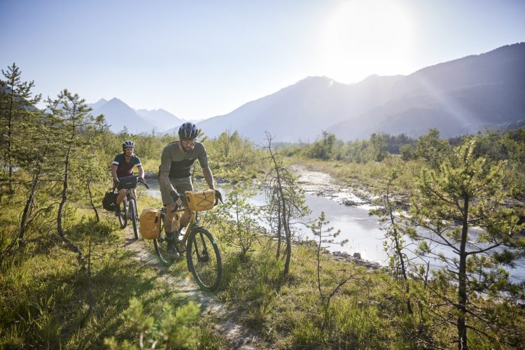 VAUDE: Libera La Tua Voglia Di Viaggiare Su Due Ruote Con L’equipaggiamento Perfetto!