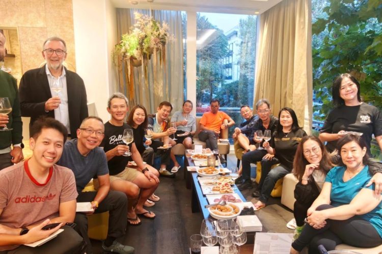 Arrivato Dall’Asia In Emilia-Romagna Il Primo Storico Gruppo Di Ciclisti Da Singapore!